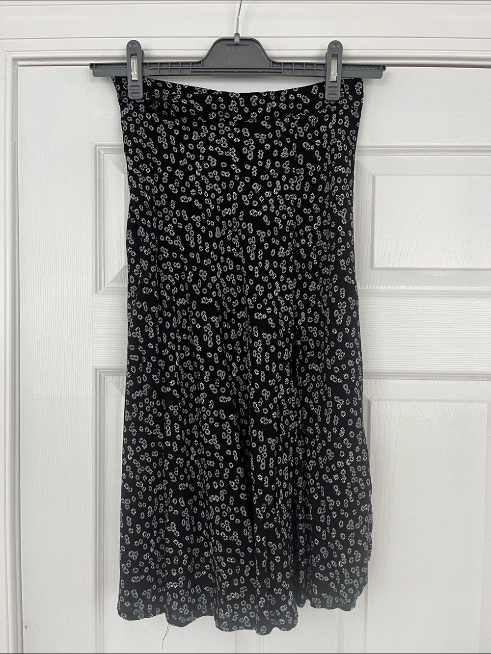 SHEIN Black Midi Skirt with White Floral Print